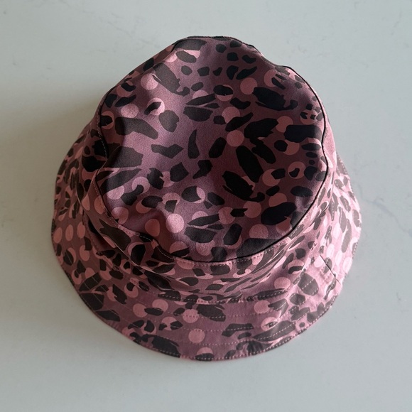 lululemon both ways bucket hat - Picture 9 of 10